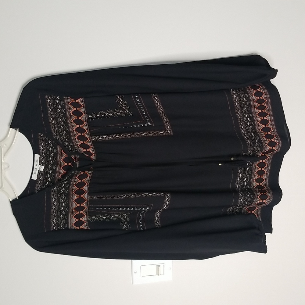 Black Rainn Women's Boho longsleeve top with tie